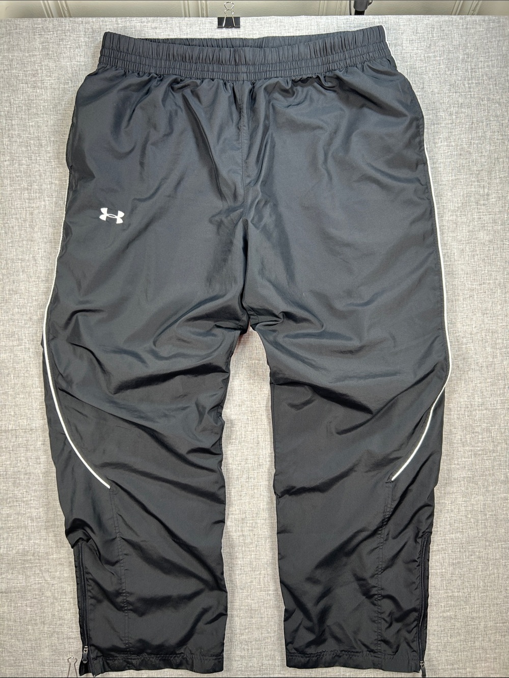 Under Armour Men’s XXL Tall Black Loose Fit Lined Track Pants Zip Ankle